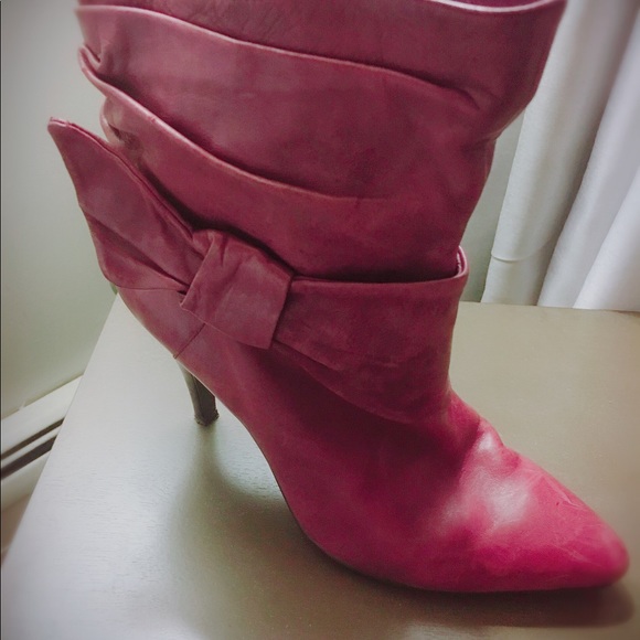 Boots - Picture 3 of 6